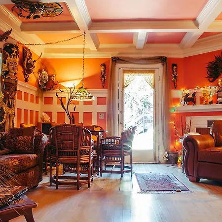 Hollywood Bed & Breakfast-3